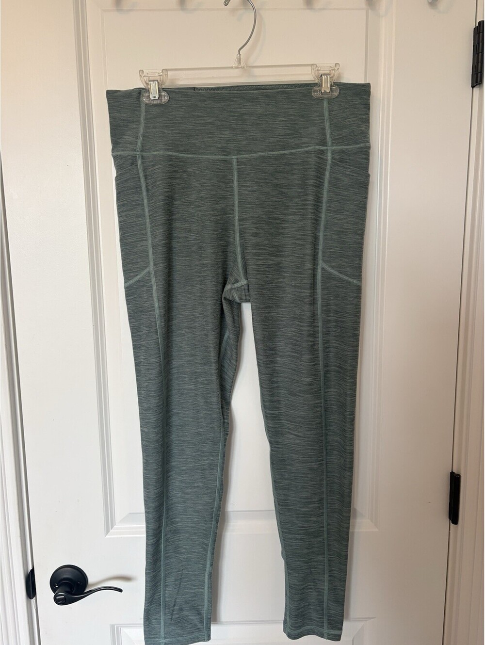 Victorias Secret Green Essential Leggings Size L High Rise 7/8 Length
